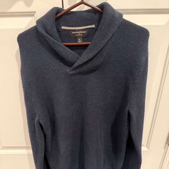 Banana Republic Men's Wrapped Neck Sweater - Navy. New/Never Worn - Picture 1 of 2
